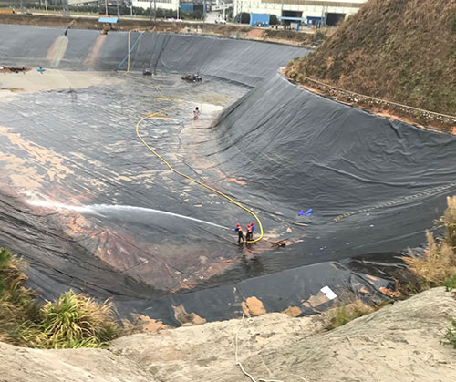 兴隆华侨农场废水池清理