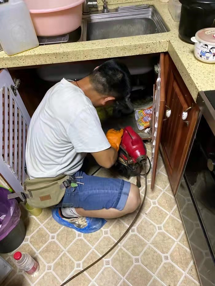 兴隆华侨农场通下水道